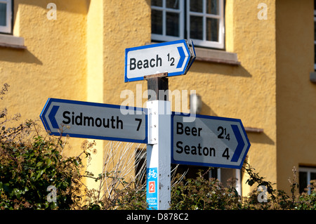 Segnaletica stradale, Branscombe, Devon, Inghilterra, Regno Unito Foto Stock