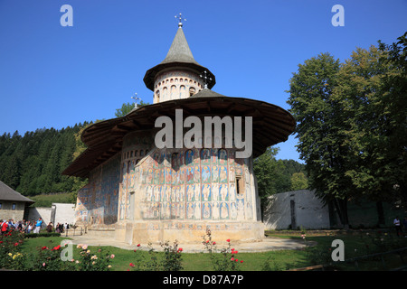 Voronet è un monastero in Romania, situato nella città di Gura Humorului, Moldavia. Si tratta di uno dei più famosi monasteri verniciato Foto Stock