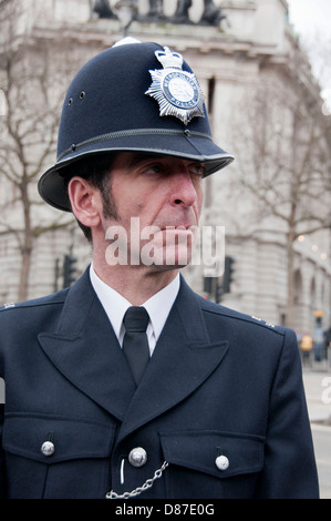 La Metropolitan Police Officer sul dazio in Londra Foto Stock