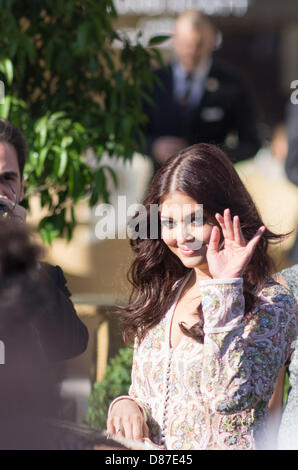 Cannes, Francia. Il 19 maggio 2013. Attrice indiana Aishwarya Raiis avvistato al hotel Martinez a Cannes, Francia. Credito: jonatha borzicchi editoriale / Alamy Live News Foto Stock