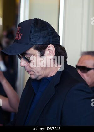 Cannes, Francia. Il 20 maggio 2013. Benicio del Toro al di fuori dell Hotel Marriot a Cannes. Credito: jonatha borzicchi editoriale / Alamy Live News Foto Stock