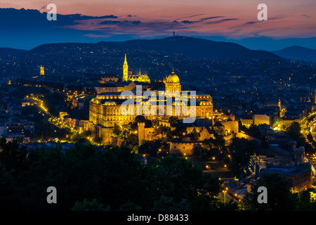 Il Castello di Buda a Budapest Ungheria, vista dalla collina di Gellert Foto Stock