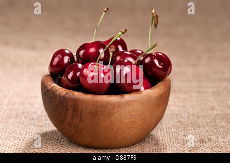 Cherries in a bowl Foto Stock