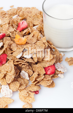 Closeup shot di muesli con frutta fresca Foto Stock