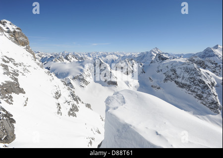 Vista dal Monte Titlis sulle alpi svizzere Foto Stock
