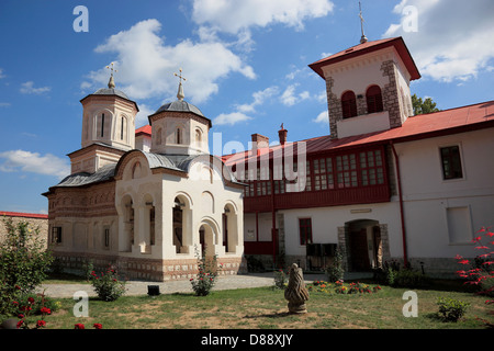 Il monastero si trova nel villaggio Arnota Costesti, in Valcea County, presso il sito di un ex chiesa. È stato da allora ru Foto Stock