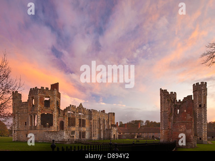 Rovine Cowdray, Midhurst. Foto Stock