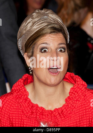 Rotterdam, Paesi Bassi. Il 22 maggio 2013. Regina Maxima visiti la Erasmus MC - Sophia ospedale per bambini a Rotterdam, , in occasione del suo centocinquantesimo anniversario. Foto: Albert Nieboer-RPE / NETHETRLANDS OUTdpa/Alamy Live News Foto Stock