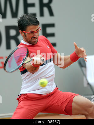 Duesseldorf, Germania. Il 22 maggio 2013. Janko TIPSAREVIC dalla Serbia gioca contro la pella da Argentinia durante la fase di power Horse Cup al torneo ATP a Duesseldorf in Germania, 22 maggio 2013. Foto: CAROLINE SEIDEL/dpa/Alamy Live News Foto Stock