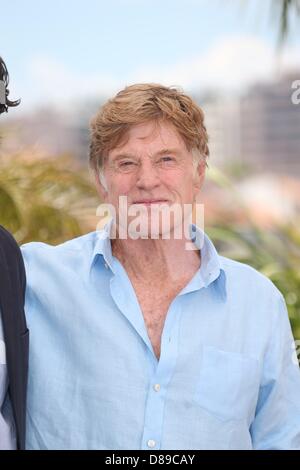 Cannes, Francia. Il 22 maggio 2013. Noi attore/regista Robert Redford assiste la foto chiamata "Tutto è perso" durante il 66° Festival Internazionale del Cinema di Cannes al Palais des Festivals a Cannes, Francia, il 22 maggio 2013. Foto: Hubert Boesl/DPA/Alamy Live News Foto Stock