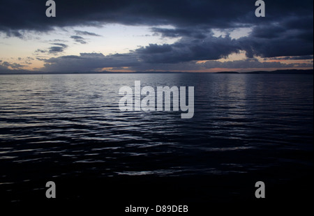 Dark tramonto sul Lago Trasimeno Foto Stock