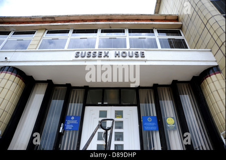 Sussex House ex stazione di polizia e uffici in Nord Hollingbury Brighton che detiene la custodia suite e cellule per la città Foto Stock