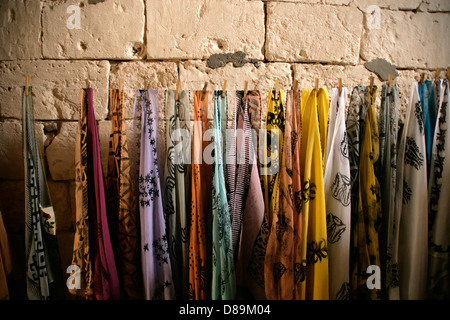 Handprinted sciarpe o yazmas in Midyat, sud-est della Turchia Foto Stock