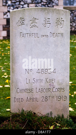 Commonwealth War Grave Indiana e Cinese al cimitero Ayette in Francia sul campo di battaglia della Somme Foto Stock