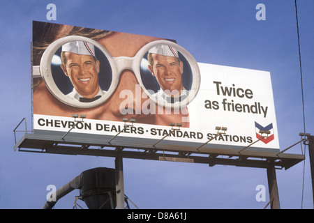 Chevron billboard in Los Angeles circa 1967 Foto Stock