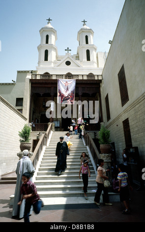 Santa Vergine Maria la Chiesa Copta Ortodossa o semplicemente la chiesa pensile (El Muallaqa) in Copto del Cairo. Foto Stock