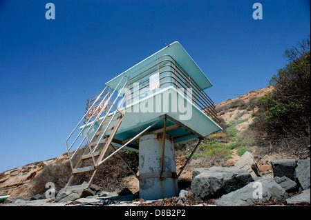 Torri di bagnino sulla spiaggia di Carlsbad California Foto Stock