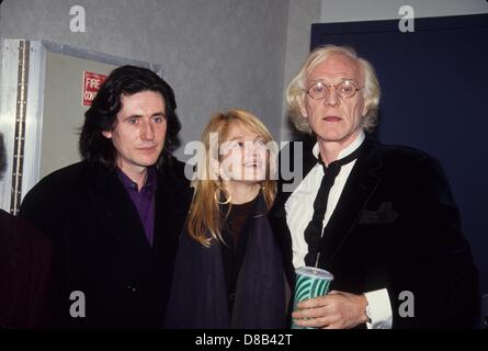 RICHARD HARRIS con Gabriel Byrne, Ellen Barkin.premiere del film del campo 1990.L0938.(Immagine di credito: © Giovanni Barrett/Globe foto/ZUMAPRESS.com) Foto Stock