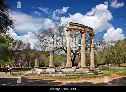 Il Philippeion nell'Altis dell'antica Olympia, luogo di nascita dei Giochi Olimpici, Ilia ("Elis'), Peloponneso e Grecia. Foto Stock