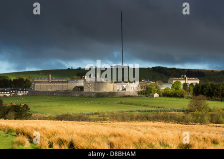 HM prigione Dartmoor contro un cielo tempestoso. Devon, Inghilterra Foto Stock