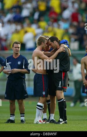 (FILE) David Beckham, 38, è dovuto al ritiro alla fine della corrente stagione calcistica dopo una brillante carriera. Beckham realizzato 115 apparenze per Inghilterra e 394 per il Manchester United e ha anche giocato per il Real Madrid, galassia di Los Angeles, AC Milan e Paris Saint Germain. David Beckham (ENG)/ 2002 FIFA WORLD CUP Brasile 2-1 Inghilterra ,Shizuoka 2002/06/21 (C)Giu Tsukida/AFLO SPORT (003) Foto Stock