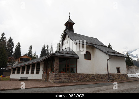 Chiesa di montagna, Nova Levante Alto Adige, Italia Foto Stock