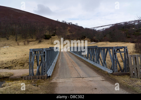 Ponte sul Fiume Avon, Delnabo, vicino a Tomintoul, Scozia Foto Stock