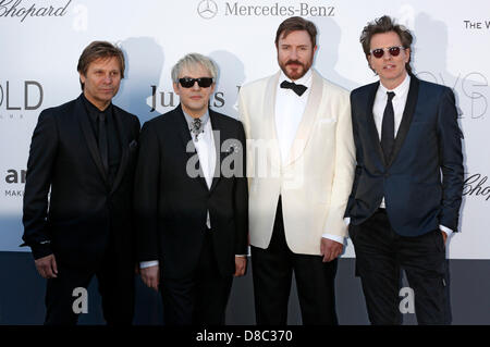 Cannes, Francia. Il 23 maggio 2013. Roger Taylor, Nick Rhodes, Simon Le Bon e John Taylor dei Duran Duran frequentare amfAR il ventesimo Cinema annuale contro l AIDS Gala durante la 66annuale di Cannes Film Festival a Hotel du Cap-Eden-Roc il 23 maggio 2013 a Cap d'Antibes, Francia. Credito: dpa picture alliance / Alamy Live News Foto Stock