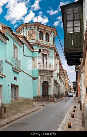 Architettura coloniale nelle strade di Potosí, Bolivia Foto Stock