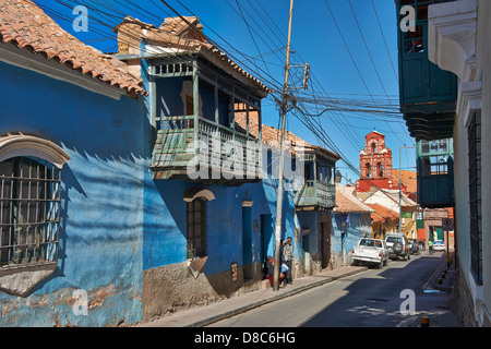 Architettura coloniale nelle strade di Potosí, Bolivia Foto Stock