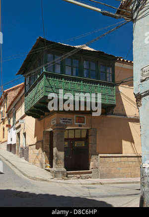 Architettura coloniale nelle strade di Potosí, Bolivia Foto Stock