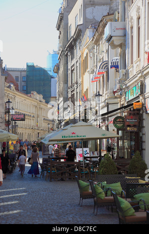 Local Carul cu bere la birra carro nella Strada Lipscani, Leipziger Strasse, il vecchio quartiere commerciale, Bucarest, Romania Foto Stock