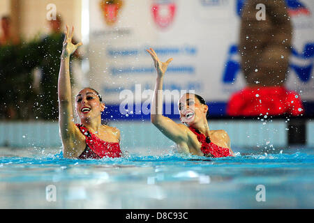 Savona, Italia. Il 24 maggio 2013. Il team dalla Spagna durante il duetto libero preliminari di routine a livello europeo di nuoto sincronizzato Champions Cup dalla piscina comunale Carlo Zanelli. Credit: Azione Plus immagini di Sport / Alamy Live News Foto Stock