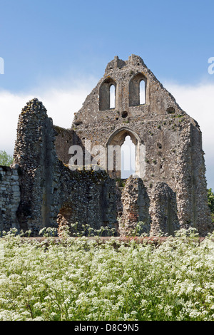 La Guest House rovine adiacente al Priory chiesa di Santa Maria e San Biagio Boxgrove Foto Stock