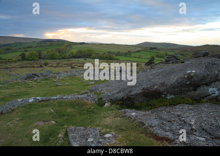 Vista serale dal hound verso Hayne giù, Dartmoor, England, Regno Unito Foto Stock
