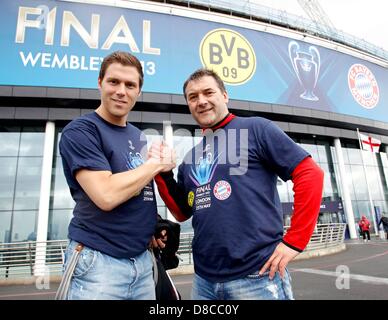 Lo stadio di Wembley, Londra, Regno Unito. Il 24 maggio 2013. Finale di UEFA Champions League Borussia Dortmund vs FC Bavaria Monaco di Baviera. La figura mostra i sostenitori. Credit: Azione Plus immagini di sport/Alamy Live News Foto Stock