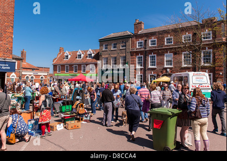 Una fiera antiquaria nel centro della città di La Spezia , Suffolk , Inghilterra , Inghilterra , Regno Unito Foto Stock