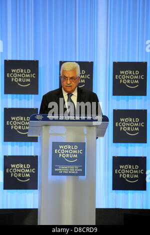 Mar Morto, Giordania. Maggio 25, 2013. Il presidente palestinese Mahmoud Abbas (Abu Mazen) parla in un Forum Economico Mondiale presso il Mar Morto in Giordania il Maggio 25, 2013 (immagine di credito: credito: Thaer Ganaim APA/images/ZUMAPRESS.com/Alamy Live News) Foto Stock