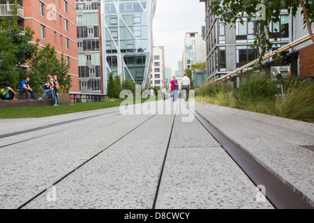 Treno merci linea alta passeggiata bassa visualizza piano Manhattan NYC big apple Foto Stock