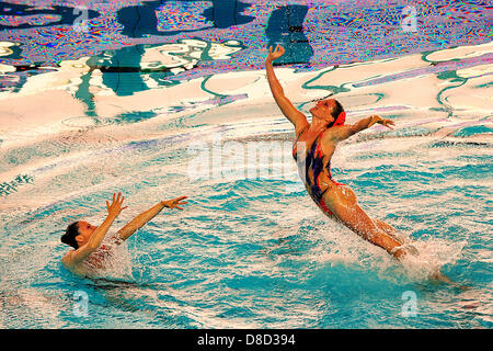 25.05.2013 Savona, Italia. Il team di Italia durante il Team libero preliminari di routine a livello europeo di nuoto sincronizzato Champions Cup dalla piscina comunale Carlo Zanelli. Foto Stock