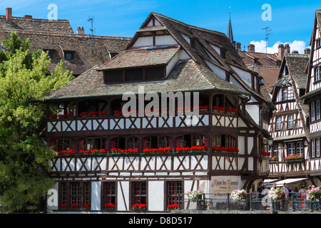 Ristorante Maison des Tanneurs nel quartiere Petite France nel centro storico di Strasburgo, Alsazia, Francia, Europa Foto Stock