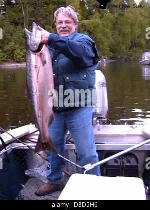 Attività ricreative la pesca al salmone per kings o anche chiamato chinook nero o blackmouth. Foto Stock