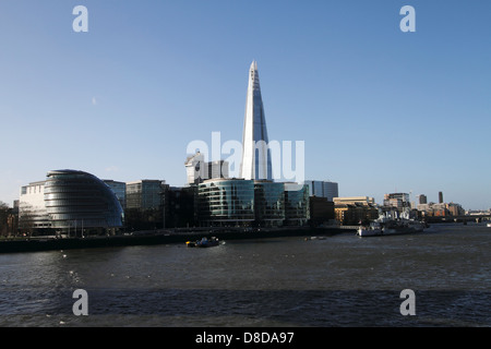 'Hard' edificio vicino al Tower Bridge sulla riva sud del Tamigi Foto Stock