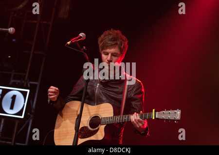 Kodaline, basata a Dublino irish rock alternativo quartet giocando inmwt arena in Derry a radio1's one big weekend. Essi erano originariamente noto come 21 richieste. Foto Stock