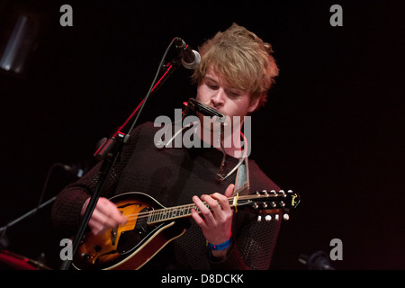 Kodaline, basata a Dublino irish rock alternativo quartet giocando inmwt arena in Derry a radio1's one big weekend. Essi erano originariamente noto come 21 richieste. Foto Stock