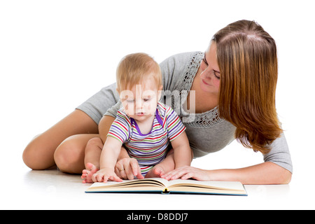 Carino madre la lettura di un libro per il suo ragazzo di capretto Foto Stock