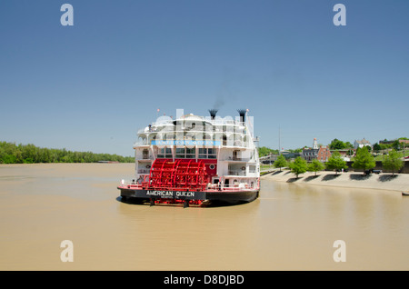 La Mississippi, Vicksburg. American Queen pedalo' crociera barca sul fiume Yazoo off il fiume Mississippi. Foto Stock