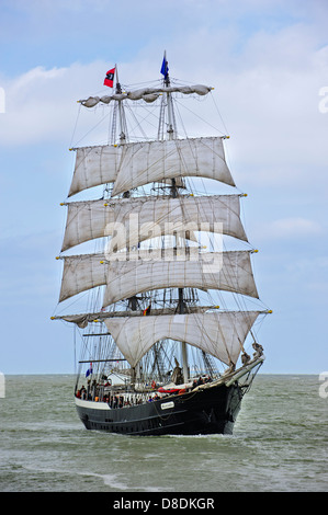 Due-master nave a vela Mercedes durante il festival marittimo Oostende voor Anker / Ostend al di ancoraggio 2013, Belgio Foto Stock