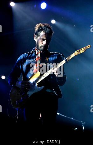 Toronto, Canada. 25 Maggio, 2013. Sam Roberts esegue al 1° CBC annuale Festival di Musica a Echo Beach a Toronto. (JKP/N8N) Foto Stock