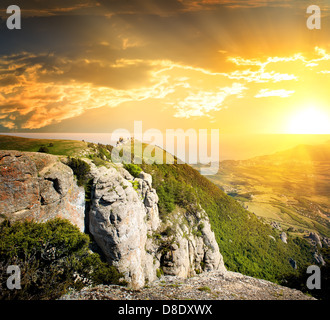 Le montagne della valle di fantasmi. Crimea, Ucraina Foto Stock